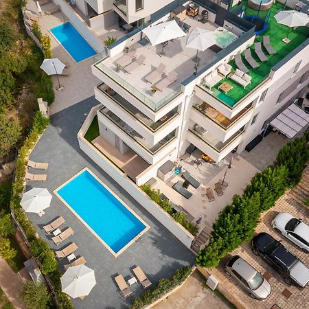 Apartment Alegria In Okrug With Heated Pool, Sea View, Jacuzzi, Wifi โตรกีร์ ภายนอก รูปภาพ