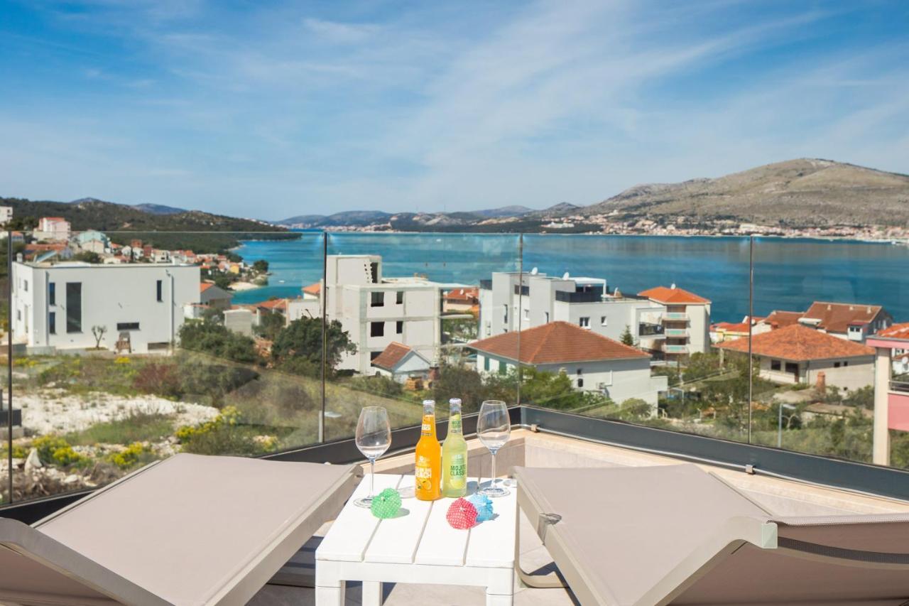 Apartment Alegria In Okrug With Heated Pool, Sea View, Jacuzzi, Wifi โตรกีร์ ภายนอก รูปภาพ