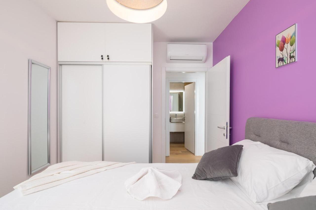 Apartment Alegria In Okrug With Heated Pool, Sea View, Jacuzzi, Wifi โตรกีร์ ภายนอก รูปภาพ